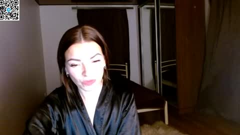 Snapshot of ivorymuse chatting on April 16, 2026, 9:39 pm Lana online show from April 16, 2026, 9:39 pm