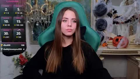 ivorywood_ online show from October 31, 2025, 10:27 am