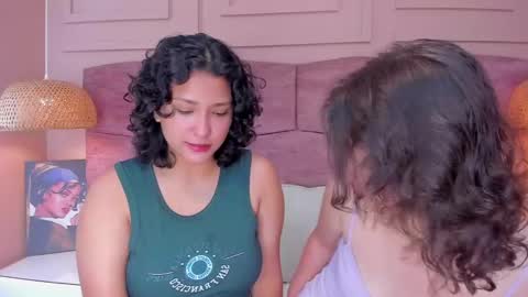 Ivy and Molly online show from March 4, 2025, 11:51 am