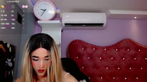 Snapshot of ivy_jane14 chatting on December 14, 2024, 11:07 am IVY online show from December 14, 2024, 11:07 am