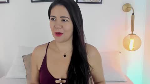 Ivy  online show from November 4, 2025, 2:05 pm