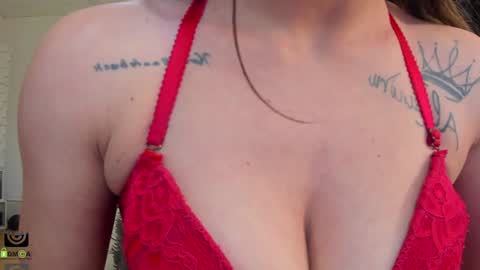 IvyFox online show from February 5, 2025, 5:53 pm