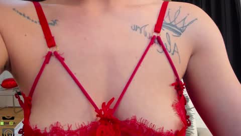IvyFox online show from February 14, 2025, 11:42 am