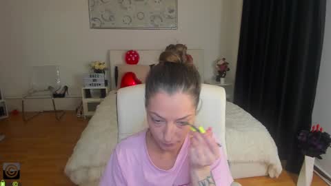 IvyFox online show from February 24, 2025, 4:58 pm