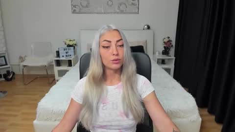 IvyFox online show from September 9, 2025, 12:15 pm