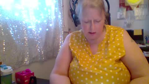 ivyjane3522 online show from July 8, 2026, 12:04 am
