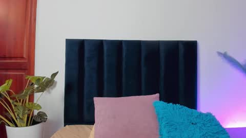 Snapshot of ivyjhonss chatting on October 14, 2025, 11:44 am IvyJhonss online show from October 14, 2025, 11:44 am