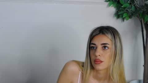 IvyLustt online show from June 16, 2026, 5:21 am