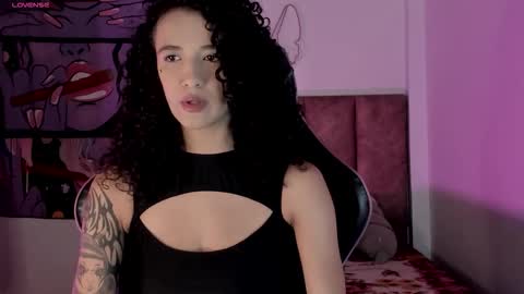 Snapshot of ivymanson_ chatting on December 17, 2025, 5:46 am Camila online show from December 17, 2025, 5:46 am