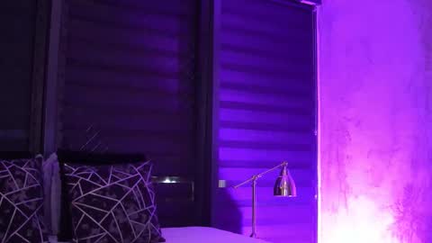 IvyRowa online show from September 29, 2025, 6:02 pm