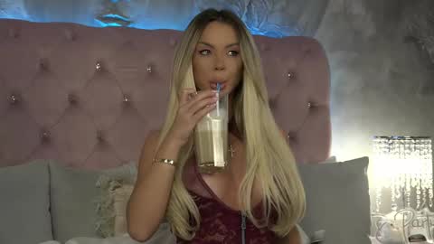  Ivy  online show from November 10, 2025, 5:39 am