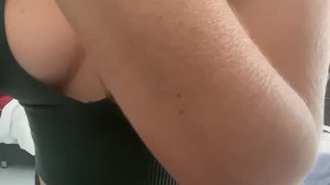 ivysagex online show from November 9, 2025, 2:32 am