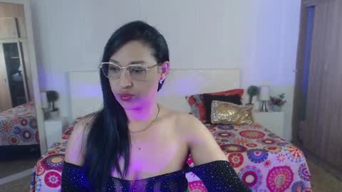 ivyshine7 online show from April 4, 2026, 7:44 pm