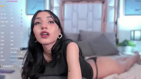 Ivy Pierce  online show from January 4, 2025, 2:35 pm