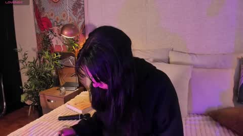 Ivy Pierce  online show from February 26, 2025, 1:30 pm