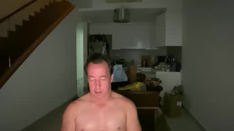 Snapshot of iwantuu2 chatting on December 14, 2025, 7:03 am chat with me to find out online show from December 14, 2025, 7:03 am