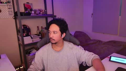 iwasd3nse online show from January 18, 2025, 1:08 am