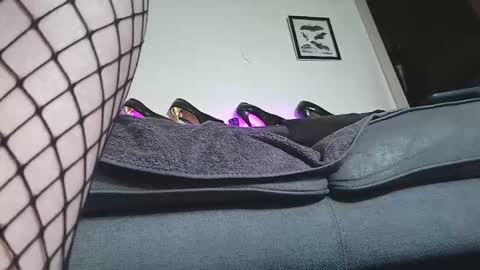 Gwen LaCourt online show from November 7, 2025, 1:33 pm