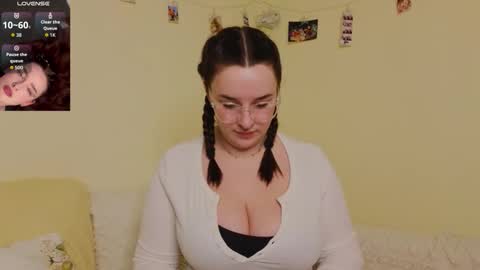 Daisy online show from March 2, 2026, 11:33 pm