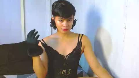 Snapshot of iya143 chatting on October 18, 2025, 5:43 am iya143 online show from October 18, 2025, 5:43 am