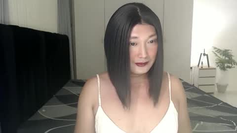 iya_hermosa online show from January 10, 2026, 12:51 pm