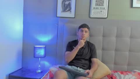 Snapshot of izaak_taylor7 chatting on December 13, 2024, 6:16 pm izaack online show from December 13, 2024, 6:16 pm