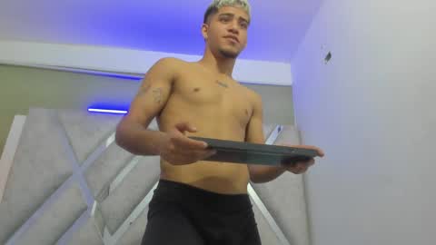 Snapshot of izaak_taylor7 chatting on February 8, 2025, 6:33 pm izaack online show from February 8, 2025, 6:33 pm