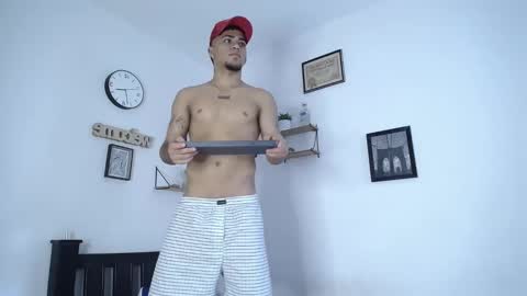 Snapshot of izaak_taylor7 chatting on March 11, 2025, 8:31 pm izaack online show from March 11, 2025, 8:31 pm