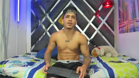 izaack online show from January 14, 2026, 8:03 pm