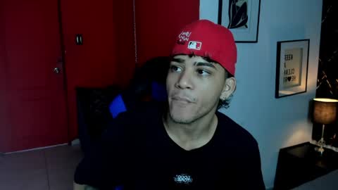 Snapshot of izaak_taylor7 chatting on April 30, 2026, 12:44 pm izaack online show from April 30, 2026, 12:44 pm