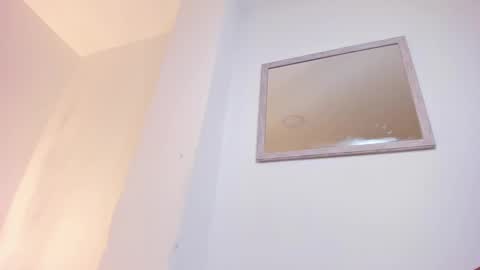 Snapshot of izaro_22 chatting on January 25, 2025, 5:18 am Iza online show from January 25, 2025, 5:18 am