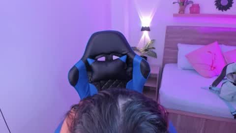 Snapshot of izaro_22 chatting on October 1, 2025, 1:06 pm Iza online show from October 1, 2025, 1:06 pm