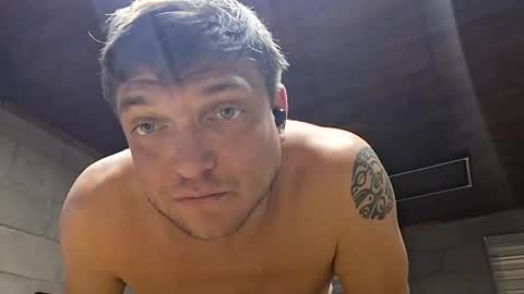 izealvaro online show from September 17, 2025, 3:19 am