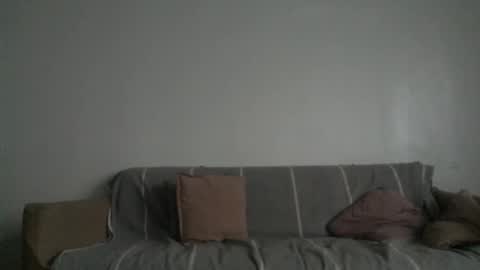 izealvaro online show from October 31, 2025, 9:43 am