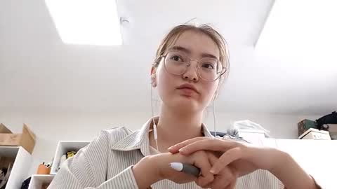 Mia online show from July 3, 2026, 11:16 am