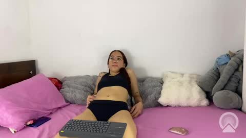 izhiss online show from September 16, 2025, 12:11 am