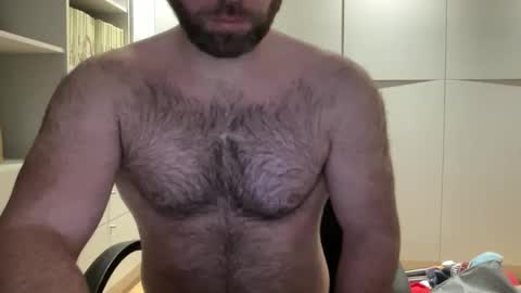 Snapshot of izylduur chatting on January 7, 2026, 7:22 am Izylduur online show from January 7, 2026, 7:22 am