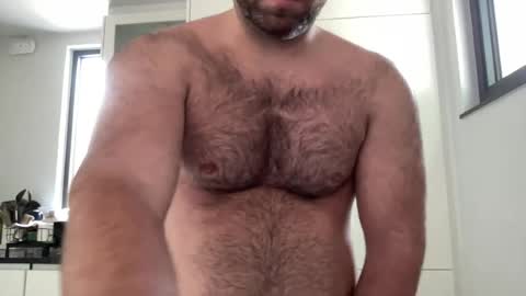 Snapshot of izylduur chatting on August 4, 2026, 7:44 am Izylduur online show from August 4, 2026, 7:44 am