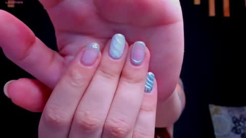 hot izys online show from April 29, 2026, 7:01 am