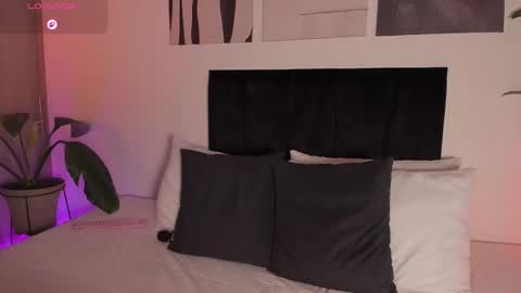 Snapshot of izzy_vega chatting on February 12, 2026, 1:22 am Izzy vega online show from February 12, 2026, 1:22 am