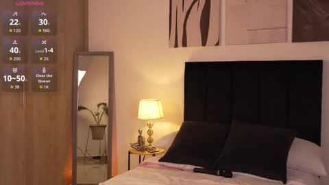 Snapshot of izzy_vega chatting on March 24, 2026, 1:32 am Izzy vega online show from March 24, 2026, 1:32 am