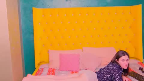 izzymonroey online show from January 18, 2026, 1:04 pm