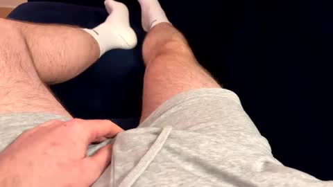 Snapshot of j0n275 chatting on January 18, 2025, 12:13 am j0n275 online show from January 18, 2025, 12:13 am