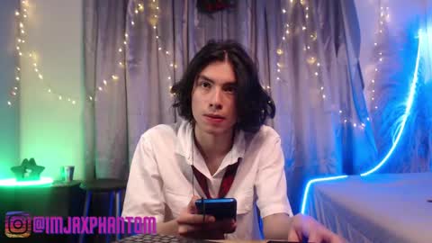 Snapshot of j_a_x_x_x_o_n chatting on December 5, 2024, 8:11 am Hey im Jaxxxon check my info     online show from December 5, 2024, 8:11 am
