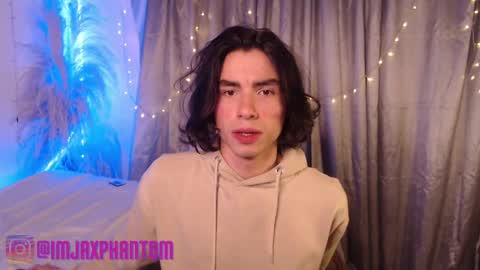 Snapshot of j_a_x_x_x_o_n chatting on January 7, 2025, 10:01 am Hey im Jaxxxon check my info     online show from January 7, 2025, 10:01 am