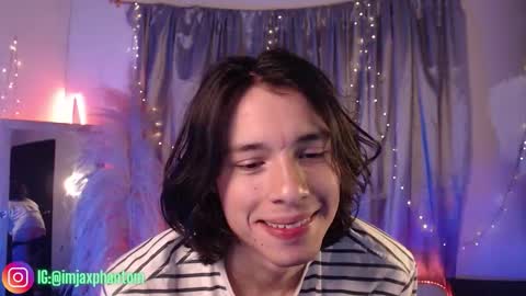 Snapshot of j_a_x_x_x_o_n chatting on September 19, 2025, 2:24 am Hey im Jaxxxon check my info     online show from September 19, 2025, 2:24 am