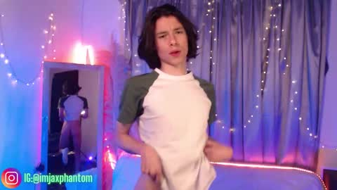 Snapshot of j_a_x_x_x_o_n chatting on September 23, 2025, 6:05 am Hey im Jaxxxon check my info     online show from September 23, 2025, 6:05 am
