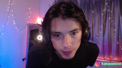 Snapshot of j_a_x_x_x_o_n chatting on October 16, 2025, 9:21 am Hey im Jaxxxon check my info     online show from October 16, 2025, 9:21 am