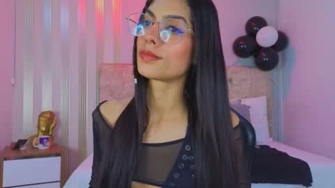 j_belle_ online show from March 19, 2026, 2:21 pm