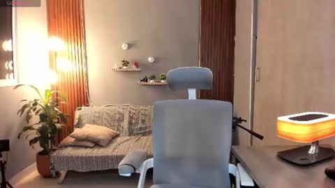 Calix  Independient model Insta and twt Calixsnake online show from August 6, 2026, 1:07 am